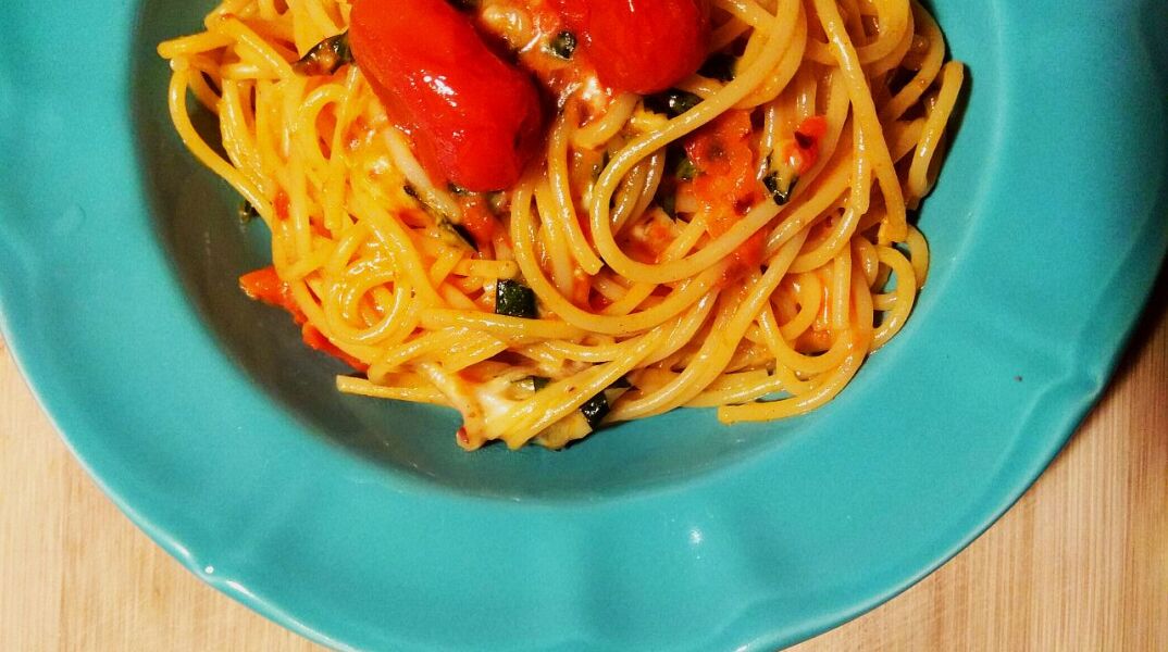 Ντοματίνια κονφί, η συνταγή-πασπαρτού