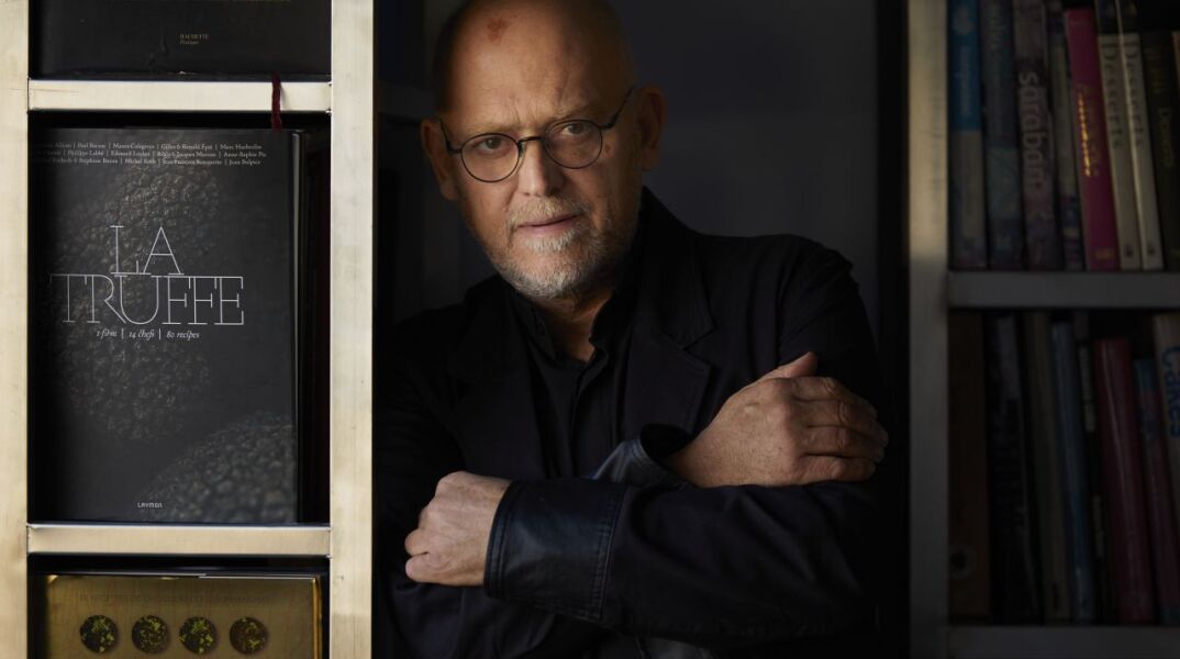 Στέλιος Παρλιάρος