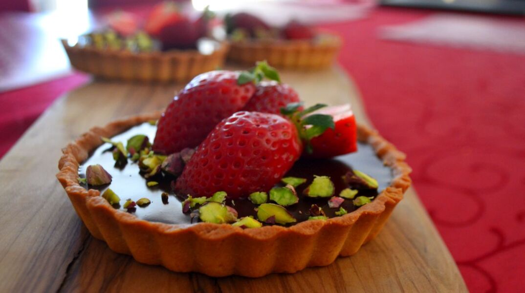 Ταρταλέτες σοκολάτας με φράουλες