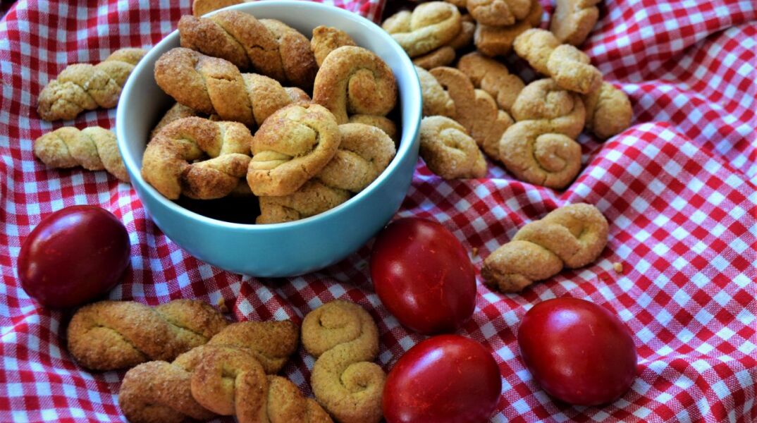 Κουλουράκια σμυρναίικα της Λαμπρής 