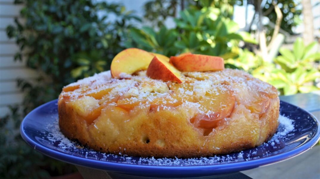 Κέικ με ροδάκινα και ινδοκάρυδο