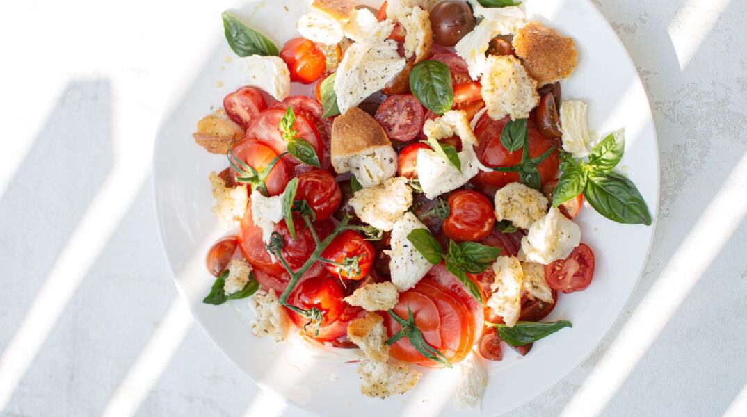 Σαλάτα Caprese με προσούτο