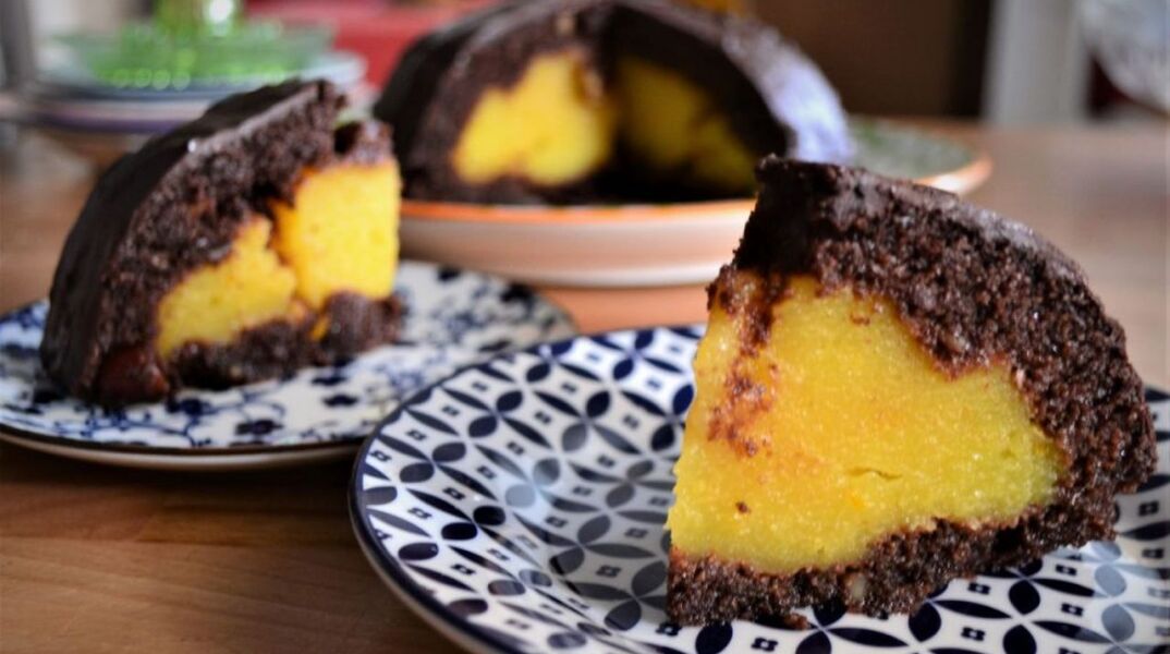 Μπόμπα σιμιγδαλένιου χαλβά σοκολάτας με πορτοκαλένια γέμιση