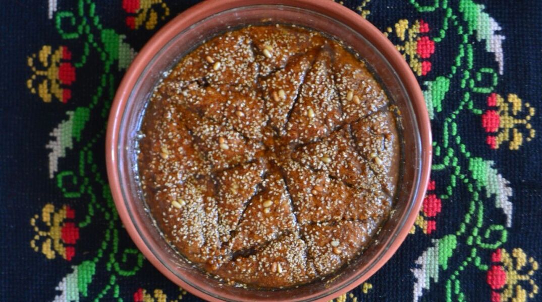 Χασλαμάς, ένα μελομακάρονο ταψιού!