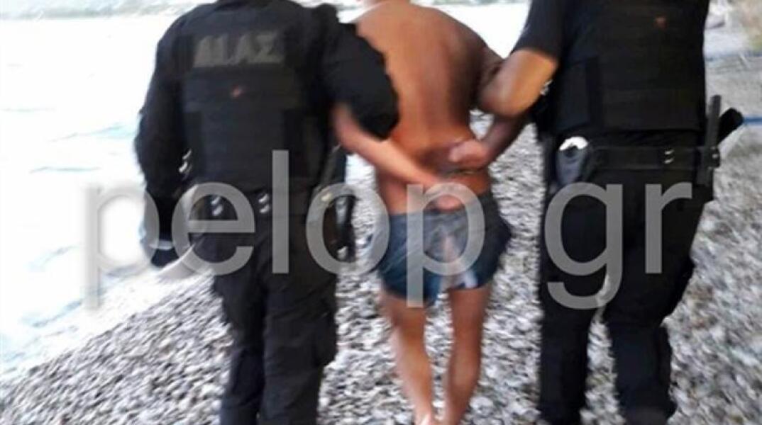 Ο 28χρονος την ώρα της σύλληψής του στην παραλία 