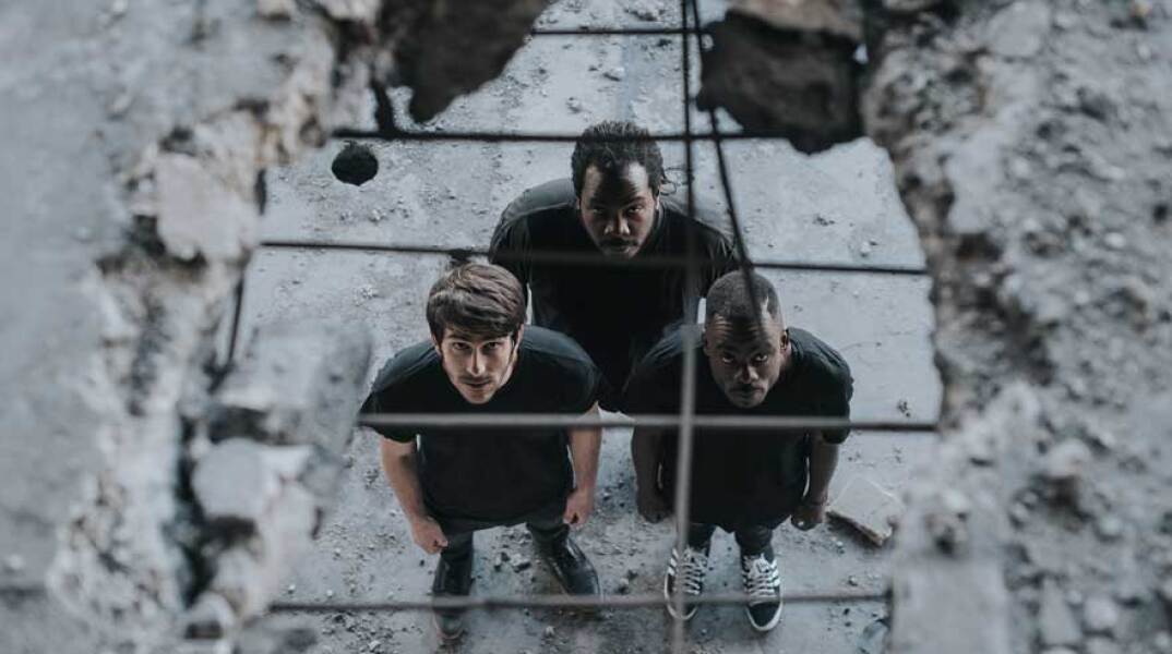 «Όταν τα χελιδόνια κλαίνε» στο Θέατρο Αγγέλων Βήμα