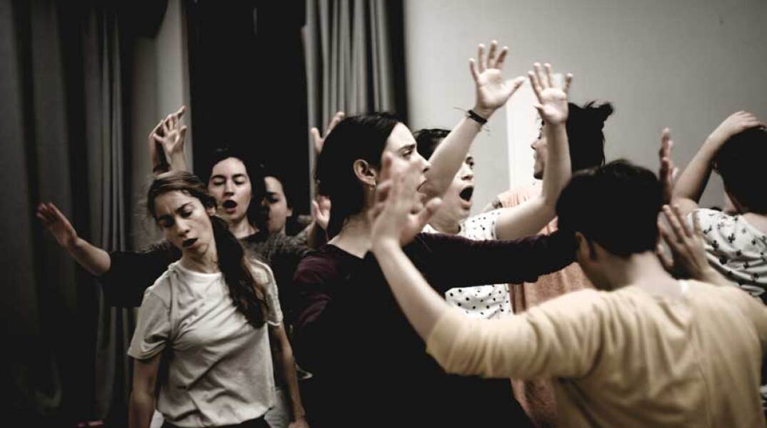 Κώστας Τσιούκας «Our dances» © Geli Kalampaka