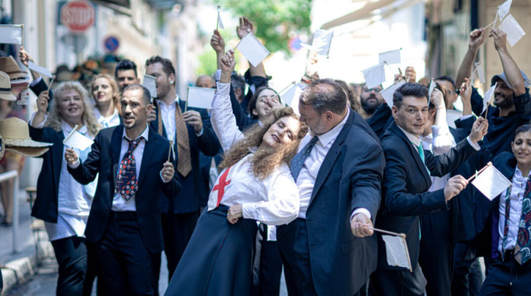 «Εκκλησιάζουσες» © Σταύρος Χαμπάκης