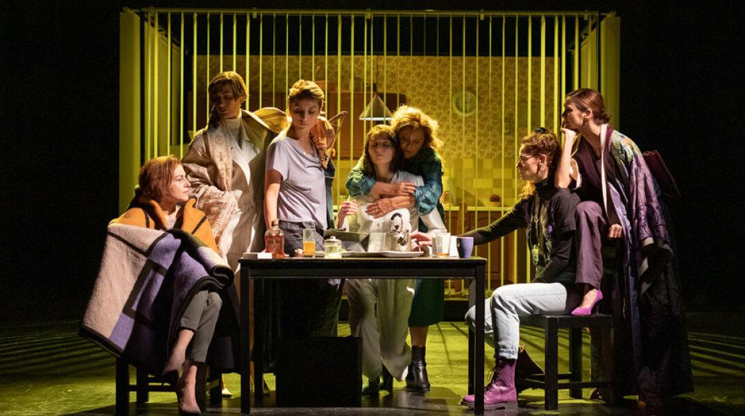 Top girls. Caryl Churchill. Σκηνοθεσία: Θωμάς Μοσχόπουλος. θέατρο ΠΟΡΤΑ