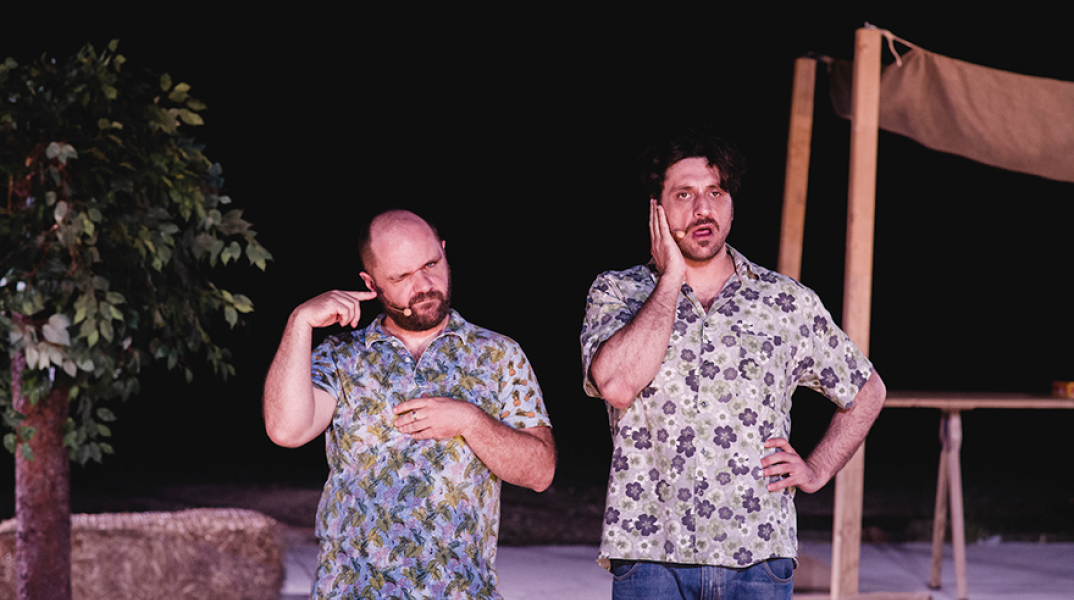 Μάκης Παπαδημητρίου & Γιώργος Χρυσοστόμου στην παράσταση «Πέτρες στις τσέπες του»