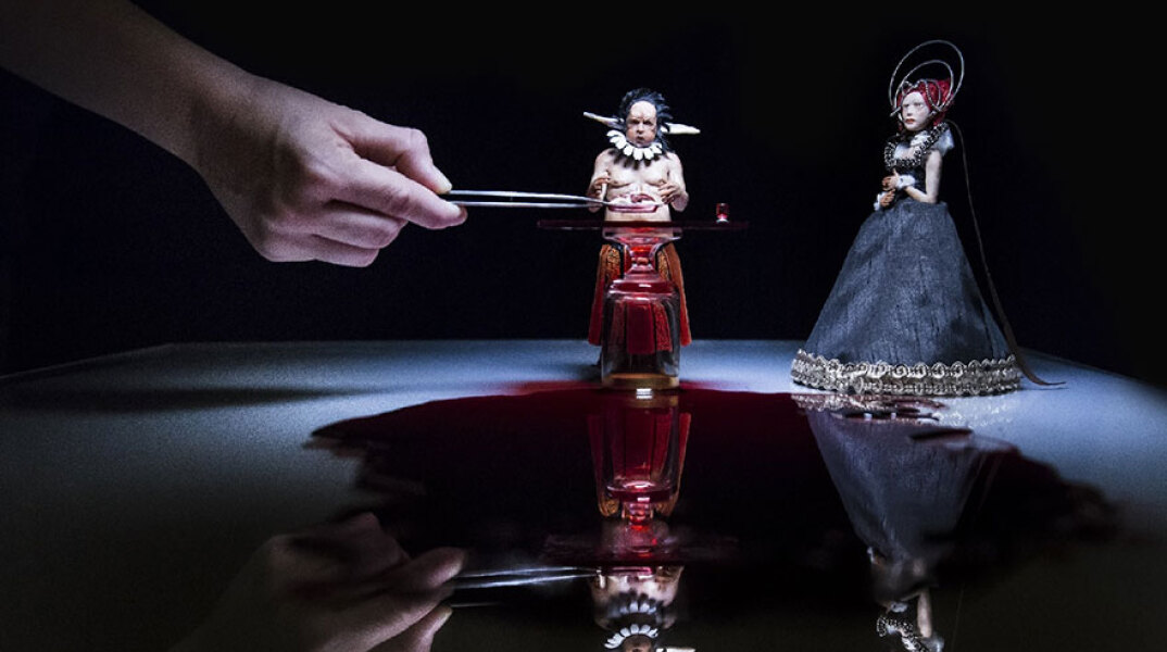 Η Μικρή μέσα στο Σκοτεινό Δάσος