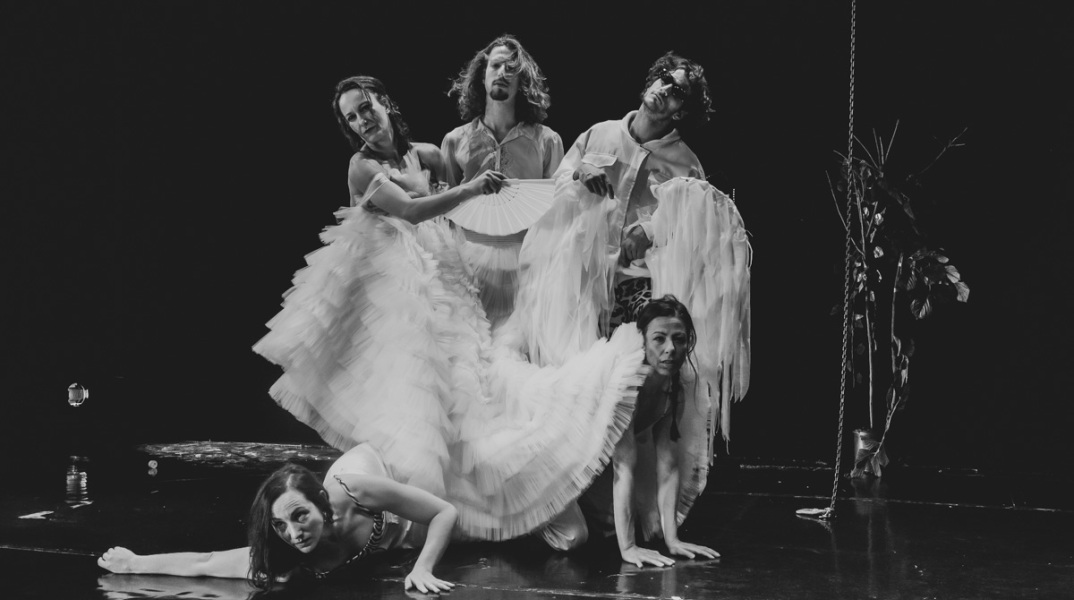«Titin - Η ανταρσία των αγγέλων» στο θέατρο Ροές