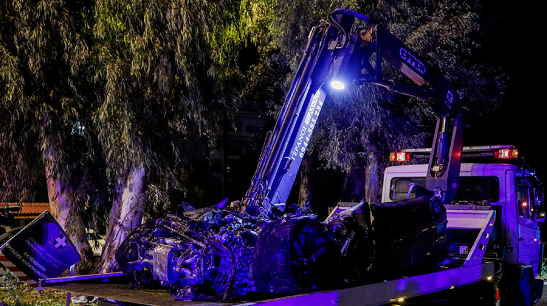 Τροχαίο δυστύχημα με Ferrari στη Βούλα
