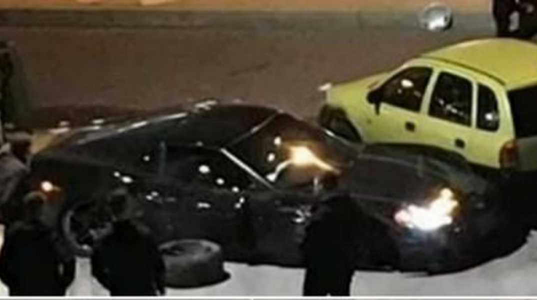Οδηγός μαύρης Corvette παρέσυρε, σκότωσε κι εγκατέλειψε τον 25χρονο Νάσο Καρανίκα στη Γλυφάδα