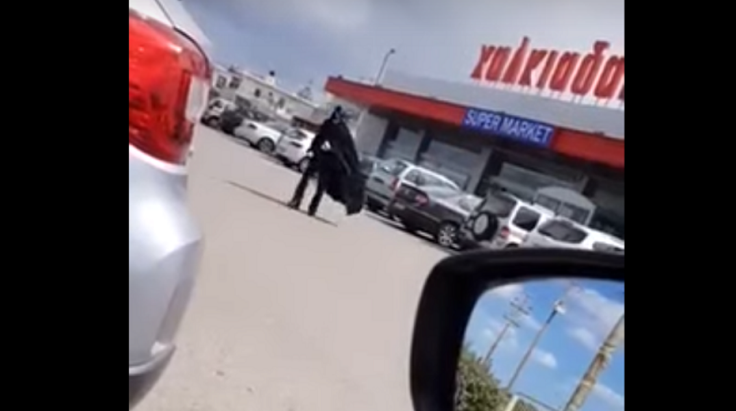 Κορωνοϊός: Για ψώνια ντυμένος Dark Vader