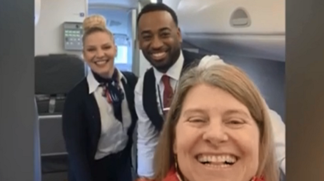 Η Sheryl Pardo ταξίδεψε μόνη της για να αποχαιρετήσει τη μητέρα της που έφυγε από τη ζωή λόγω κορωνοϊού