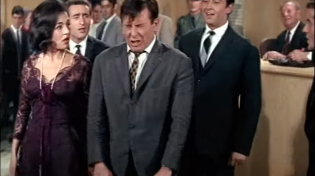 Μάρθα Καραγιάννη - Κώστας Βουτσάς στη θρυλική σκηνή «Αψού! Γείτσες! 'Στω!» 