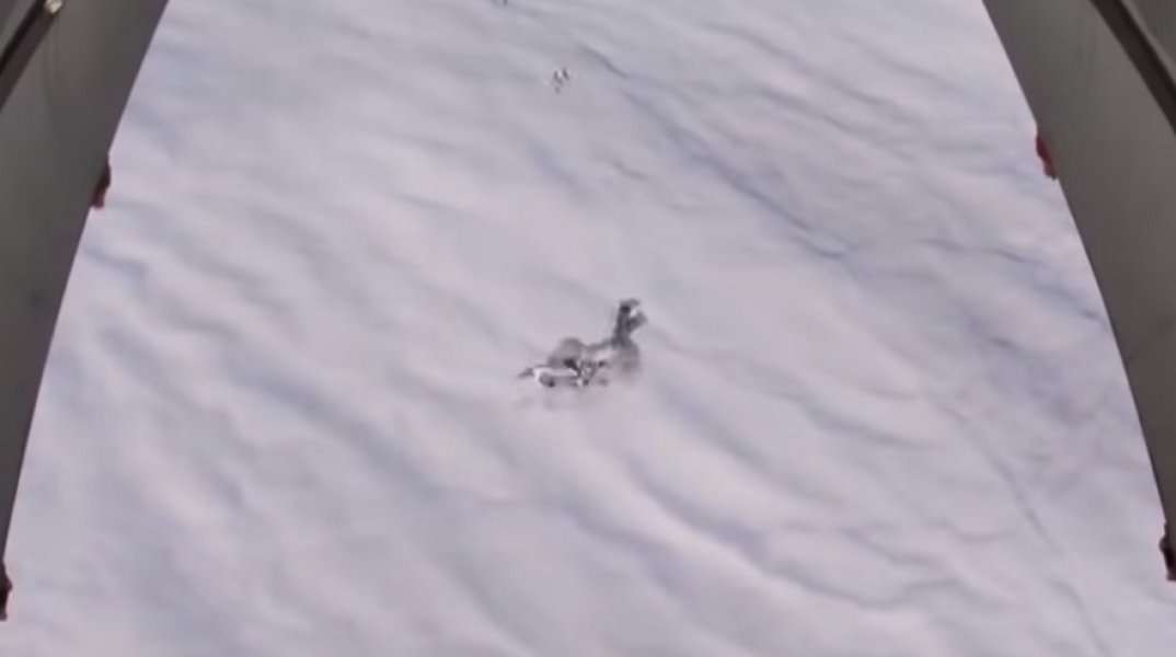 Πτώση με αλεξίπτωτο από ύψος 10.000 μέτρων