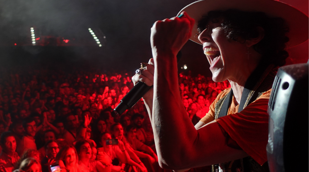 H τραγουδίστρια και τραγουδοποιός LP 