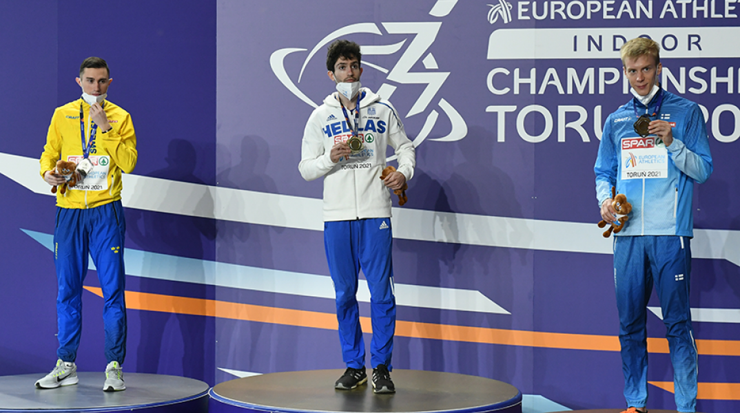 Μίλτος Τεντόγλου: Η απονομή του χρυσού μεταλλίου 