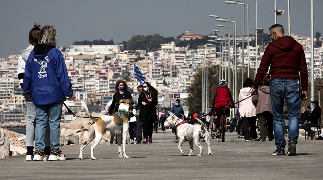 ΣΤΙΓΜΙΟΤΥΠΑ ΣΤΗ ΠΑΡΑΛΙΑ 