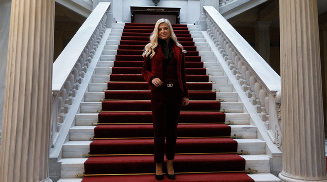  Η ΜΑΡΙΝΑ ΠΑΤΟΥΛΗ ΣΤΟ ΠΡΟΕΔΡΙΚΟ ΜΕΓΑΡΟ