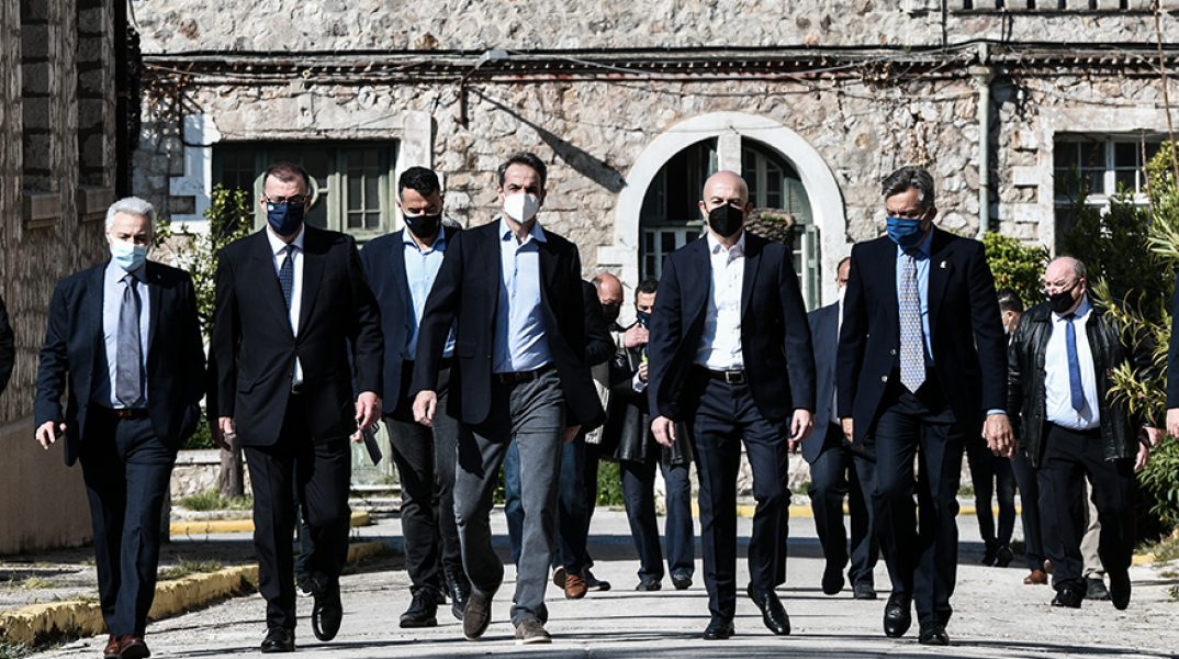 Επίσκεψη Μητσοτάκη στις εγκαταστάσεις της παλιάς ΠΥΡΚΑΛ 