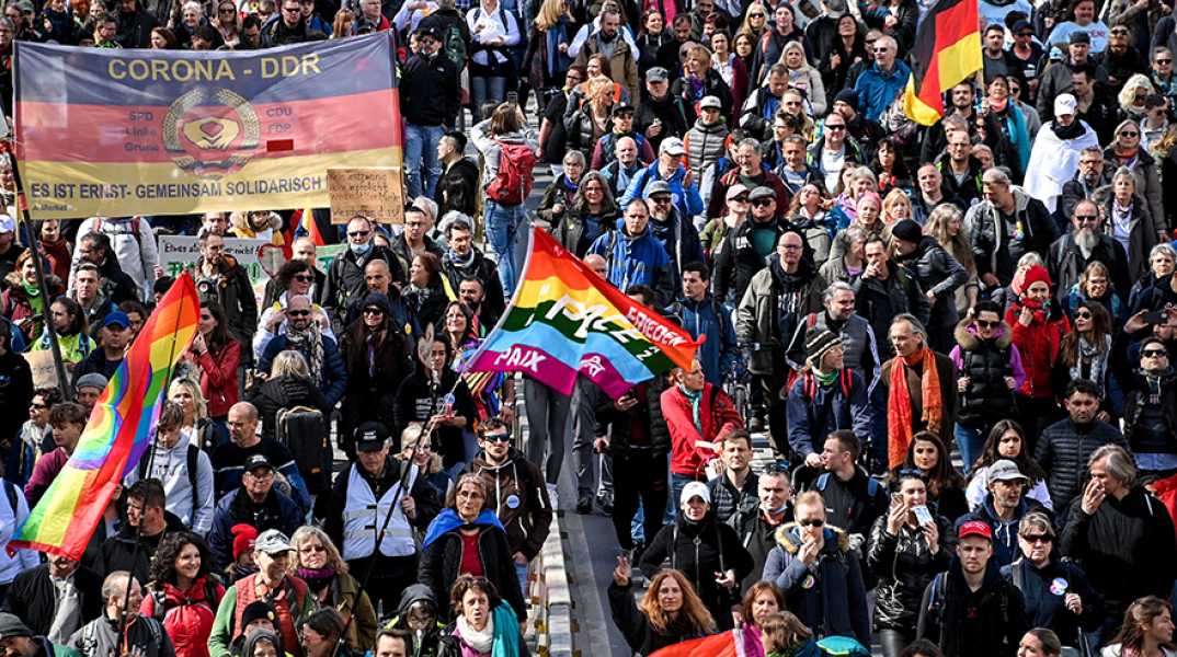 Στουτγάρδη: Διαδήλωση κατά των μέτρων για την πανδημία 