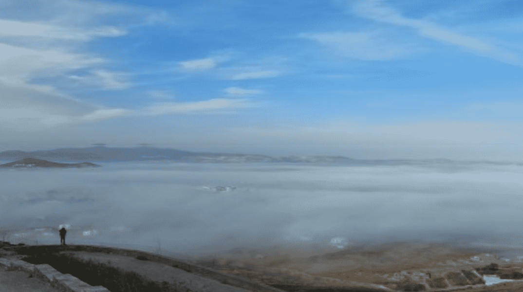 Τοπίο στην ομίχλη η Νάξος (φώτο: Γιώργος Αλιμπέρτης)