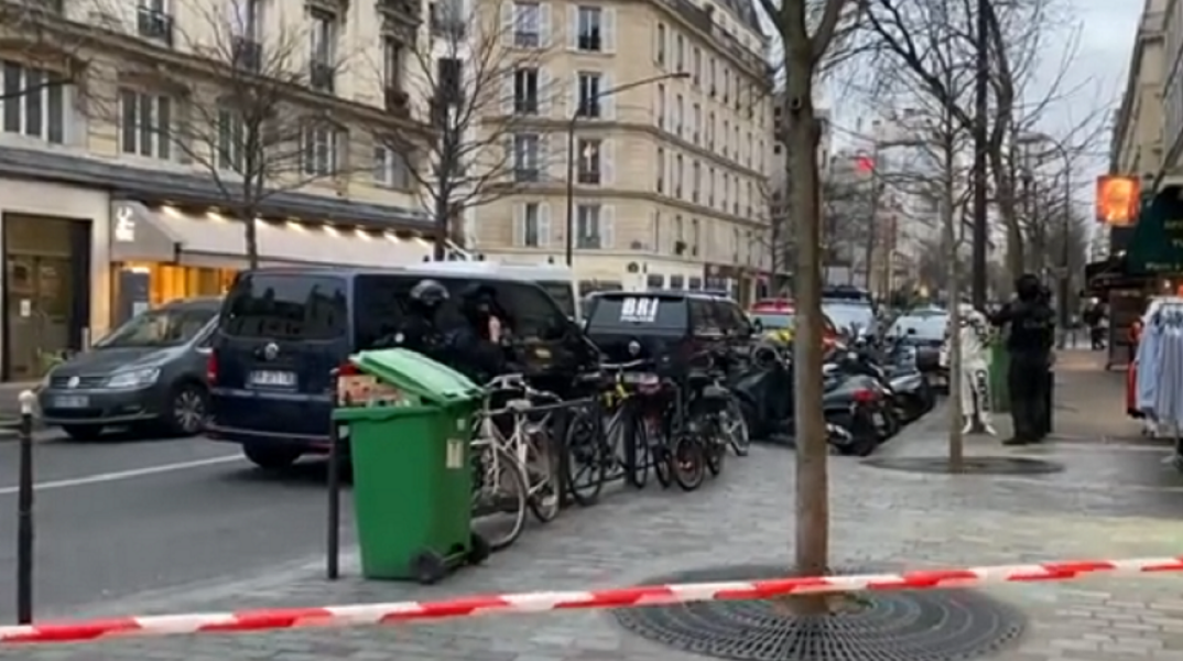 Παρίσι: Άνδρας κρατά ομήρους δύο γυναίκες υπό την απειλή μαχαιριού