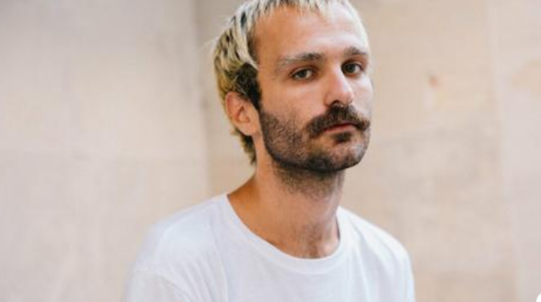 Ο ακτιβιστής Ηλίας Γκιώνης 