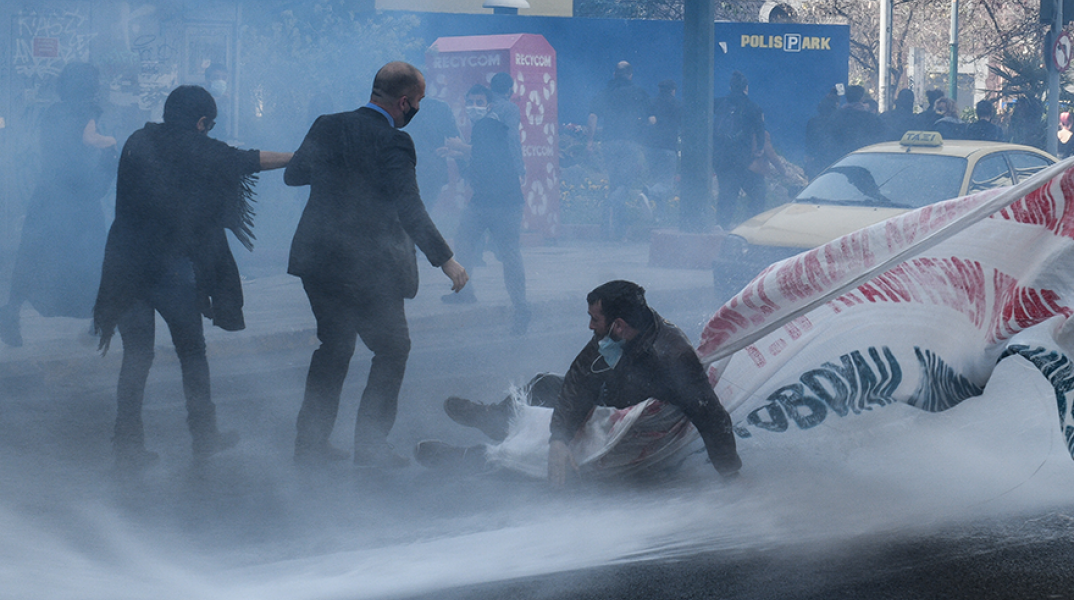 ΣΥΓΚΕΝΤΡΩΣΗ ΔΙΑΜΑΡΤΥΡΙΑΣ ΓΙΑ ΤΟΝ ΔΗΜΗΤΡΗ ΚΟΥΦΟΝΤΙΝΑ 