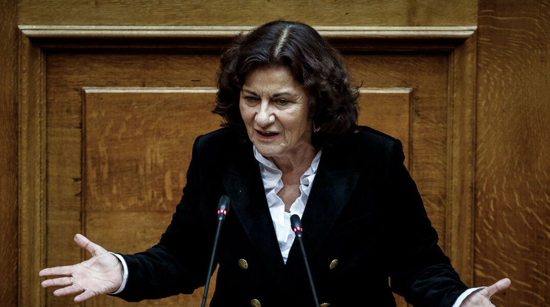 «Άει στο διάολο»: Η Φωτίου έβρισε την Κεφαλογιάννη μέσα στη Βουλή