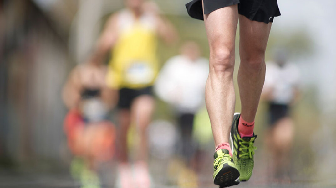 Ένας 53χρονος Βρετανός έτρεξε 365 μαραθώνιους σε 365 ημέρες για φιλανθρωπικό σκοπό