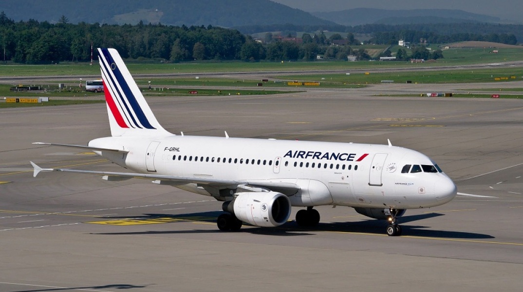 Γαλλία: Άνδρας ταξίδεψε από την Αλγερία κρυμμένος στο σύστημα προσγείωσης - Σε κρίσιμη κατάσταση