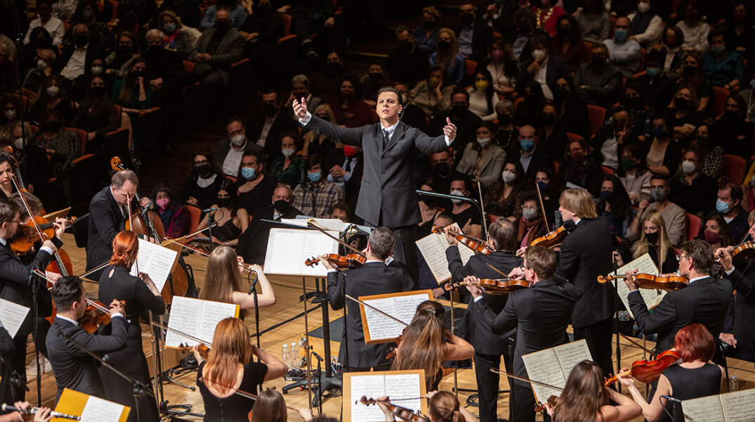 Ο Θεόδωρος Κουρεντζής και η 9η του Μπετόβεν στο Μέγαρο Μουσικής Αθηνών