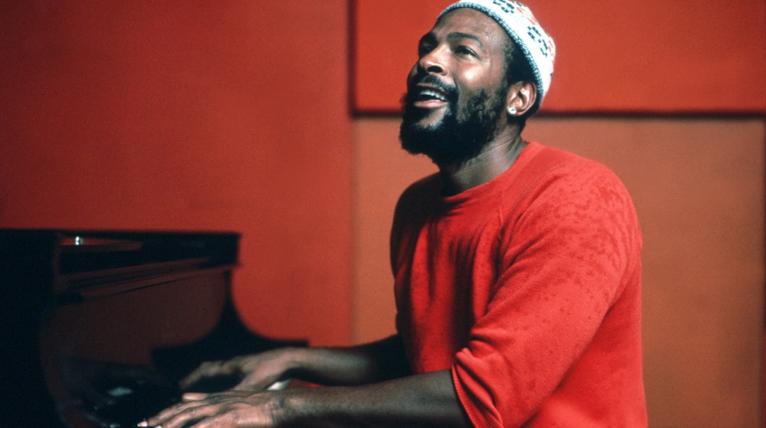Ο Marvin Gaye παίζει πιάνο
