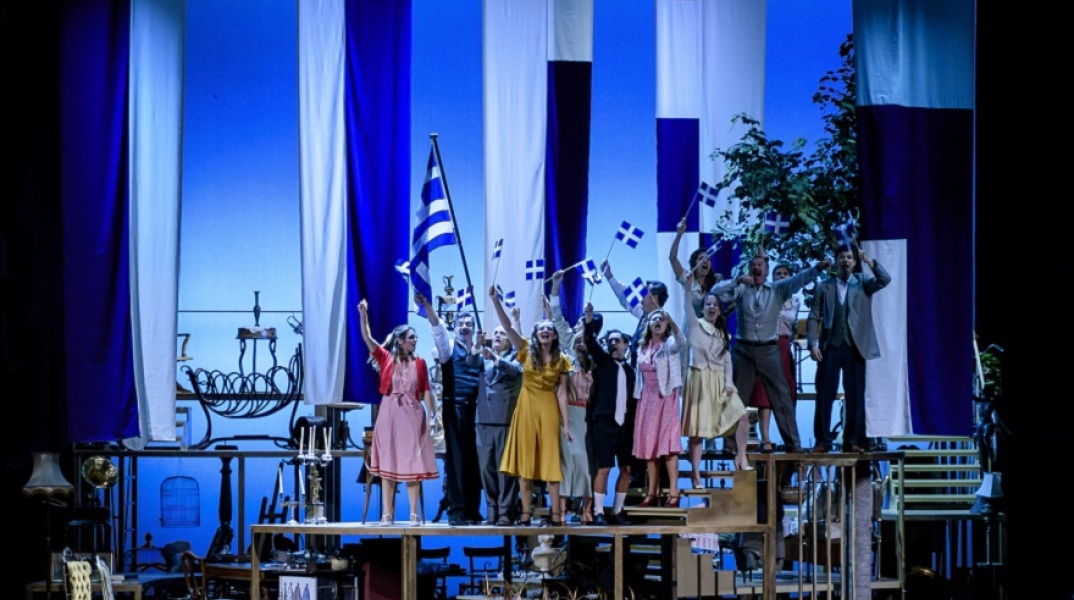 Στιγμιότυπο από την παράσταση «Το Τρίτο Στεφάνι»