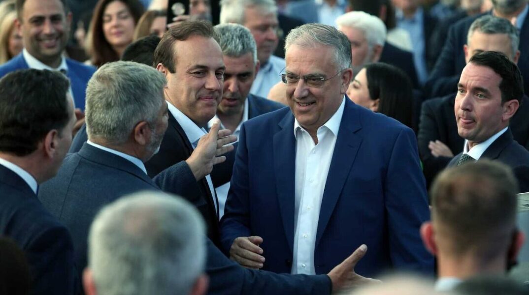 Εκλογές 2023 - Τάκης Θεοδωρικάκος: Δυναμική συγκέντρωση στο Γκολφ Γλυφάδας - Ο υπουργός Προστασίας του Πολίτη έστειλε μήνυμα νίκης της Νέας Δημοκρατίας.