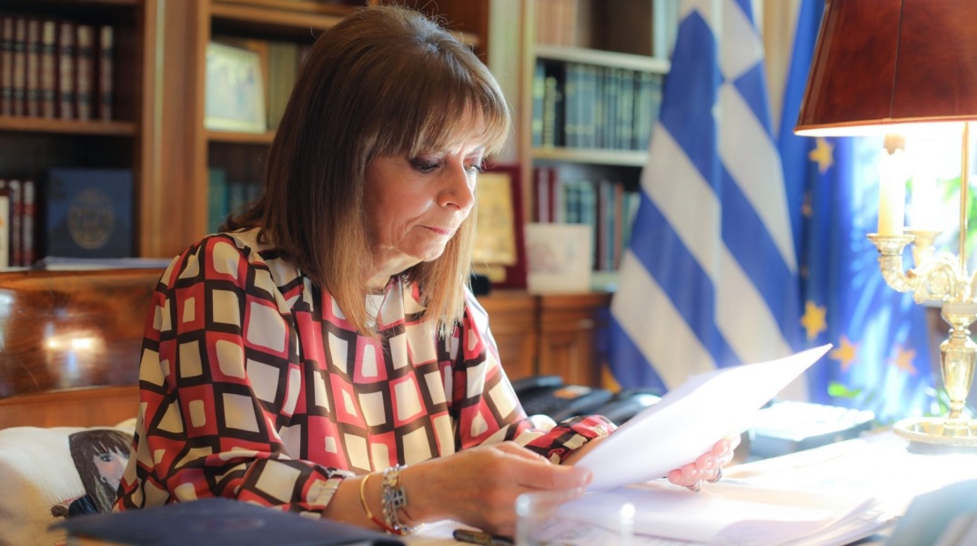 Συλλυπητήρια Ερντογάν σε Κατερίνα Σακελλαροπούλου για τα θύματα από τις πλημμύρες και πυρκαγιές - Δηλώνει ότι η Τουρκία είναι έτοιμη να στηρίξει την Ελλάδα.