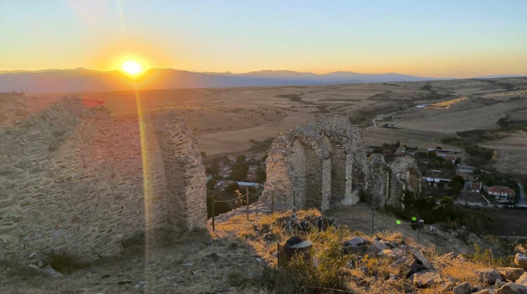 Φωτίστηκε το βυζαντινό φρούριο Γυναικοκάστρου στο Κιλκίς
