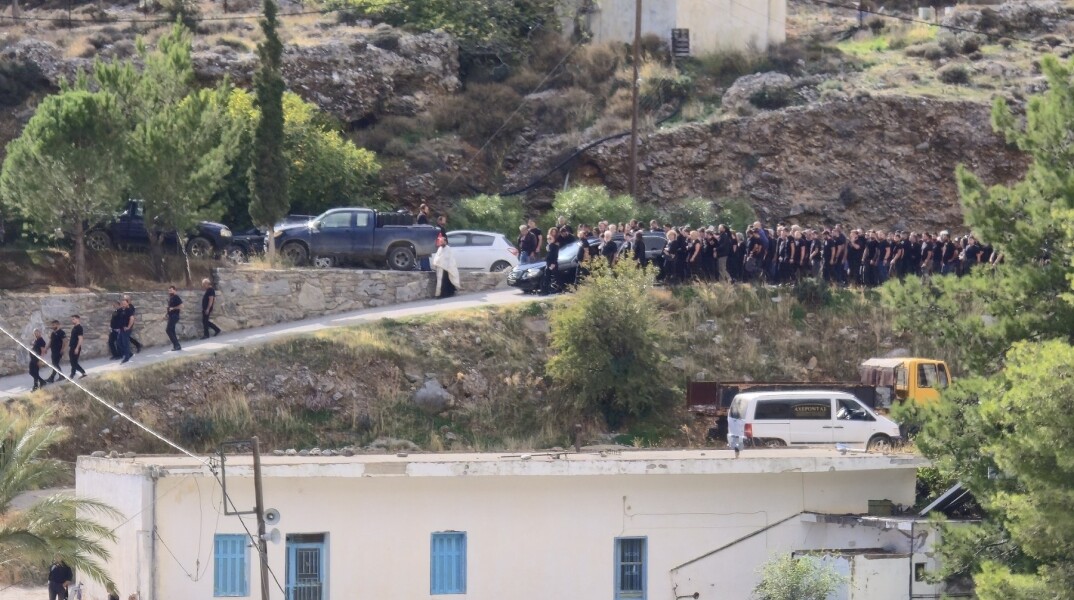 Βορίζια: Αυτήν την ώρα η κηδεία του 39χρονου Φανούρη Καργάκη