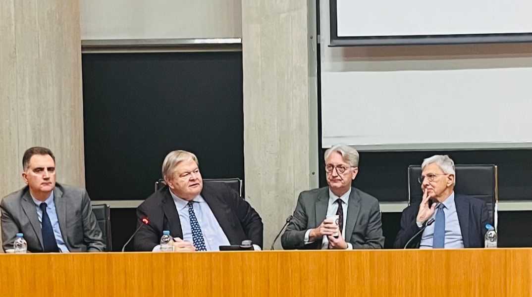 Ευάγγελος Βενιζέλος: «Η χώρα είναι μη διακυβερνήσιμη και υπνοβατεί - Η παρουσίαση του βιβλίου Γιαννίτση