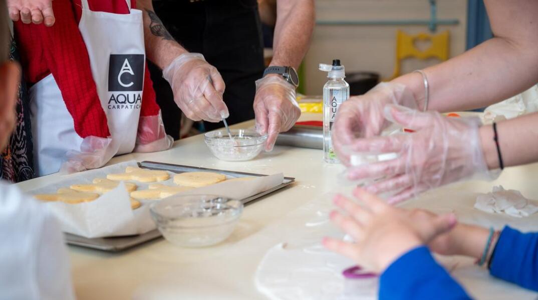 δτ_το_aqua_carpatica_με_την_εμιλυ_βαγια_και_τα_γεναια_παιδια_της_ελεπαπ_φωτο2_290424