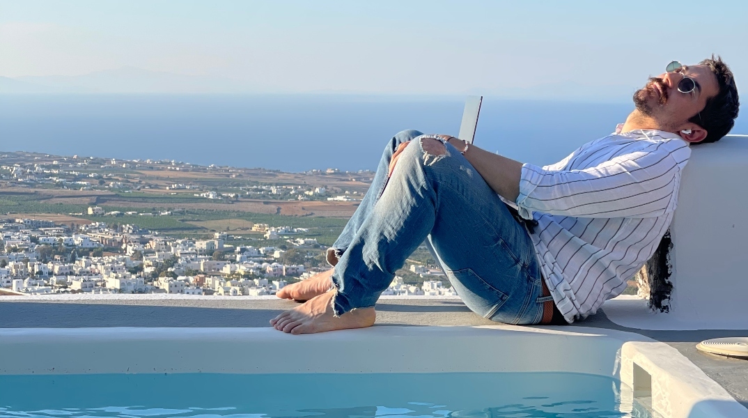 Ο Αλέξανδρος  Τσιοτίνης  στις διακοπές του