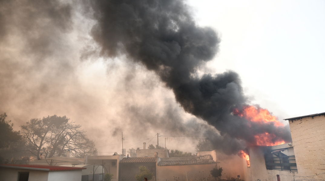 Η 2η ημέρα της φωτιάς στην Πεντέλη