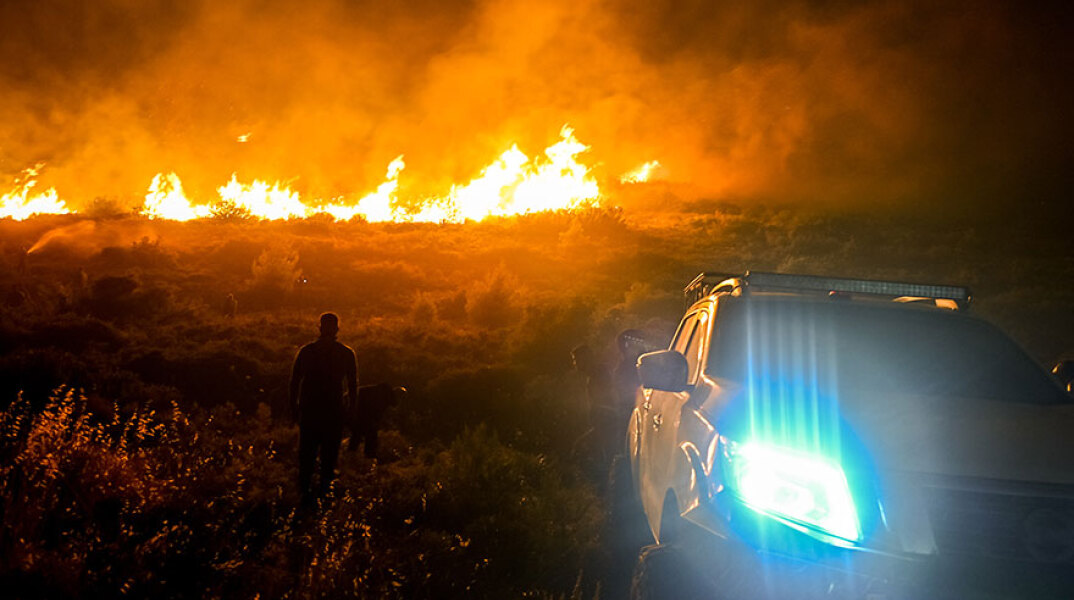 diakopi-kykloforias-fotia-penteli