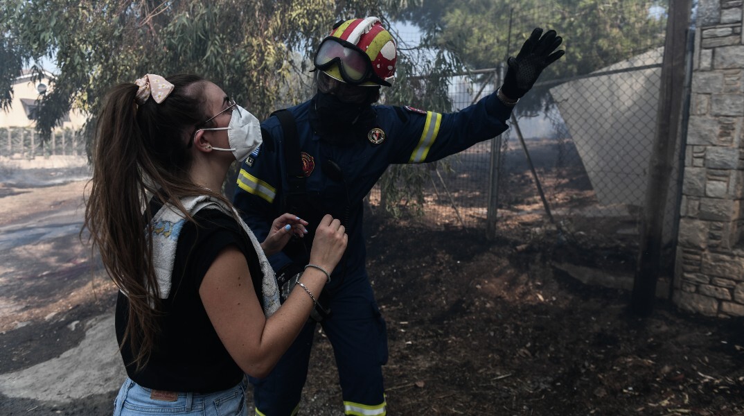 fotia-politis-penteli