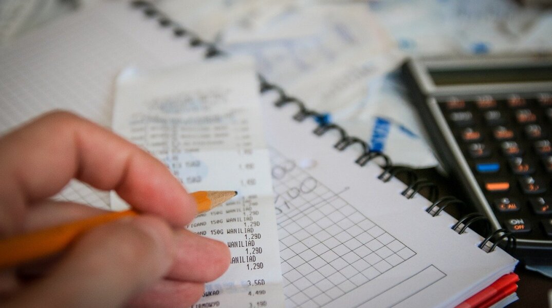 Ημέρα Φορολογικής Ελευθερίας 2022: Δουλεύουμε 181 μέρες το χρόνο για να πληρώσουμε φόρους