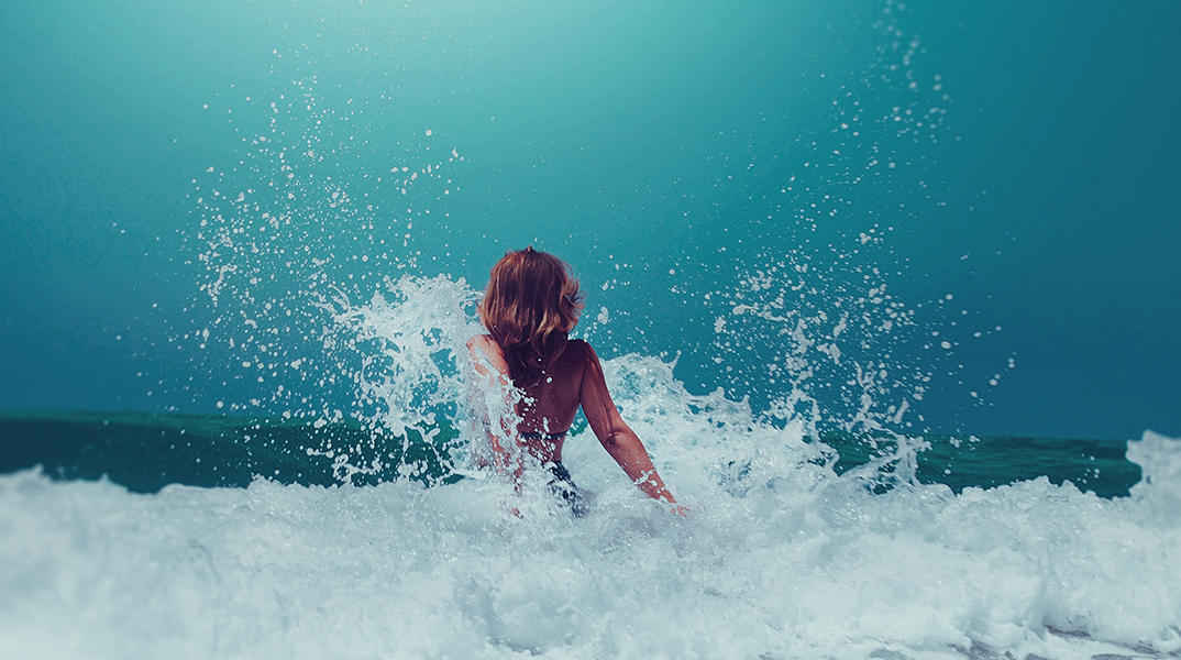 Ένα κορίτσι.